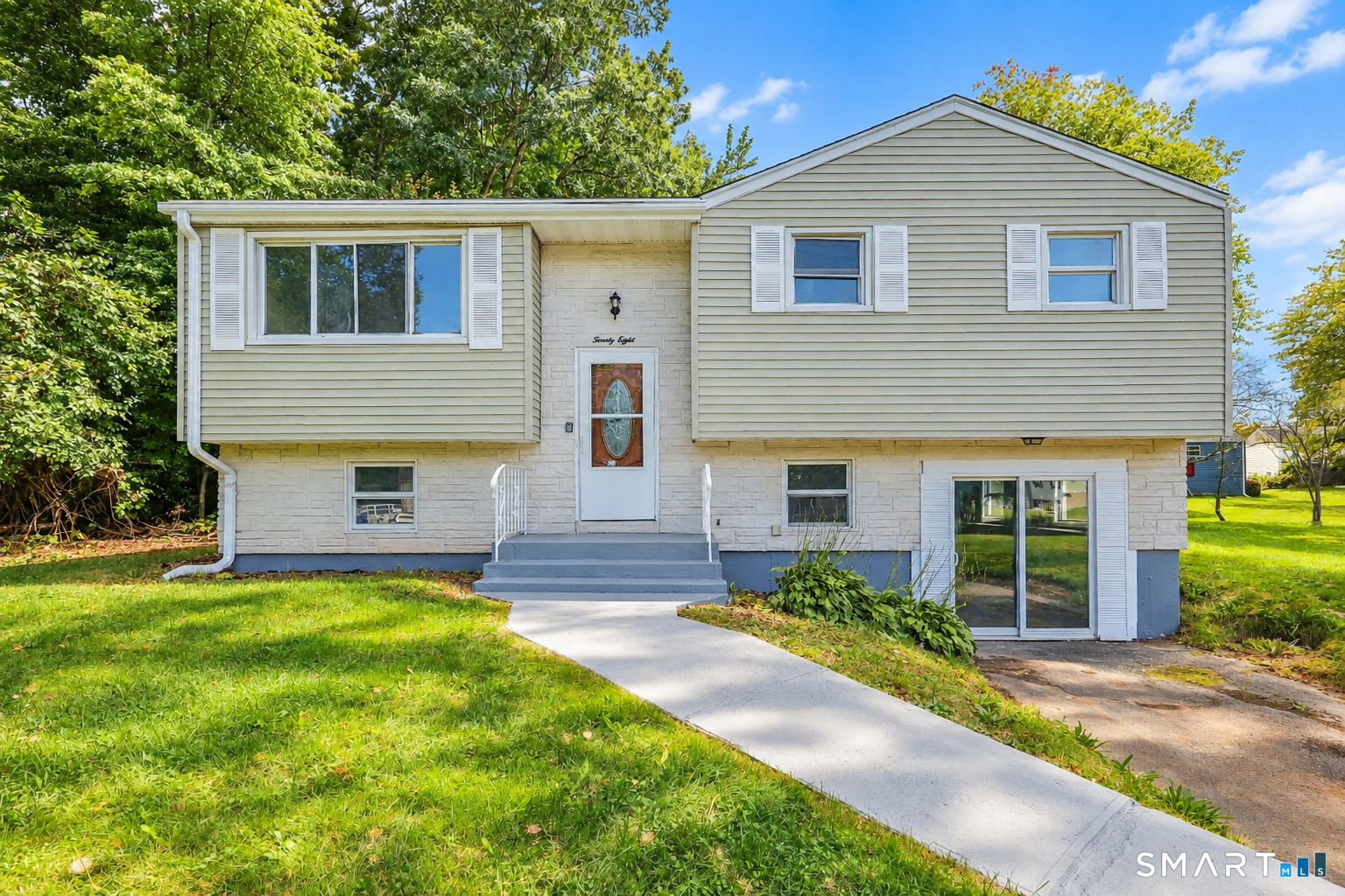Single family home for sale at 28 Diana Dr, Bloomfield, CT 06002 | MLS# 24208931