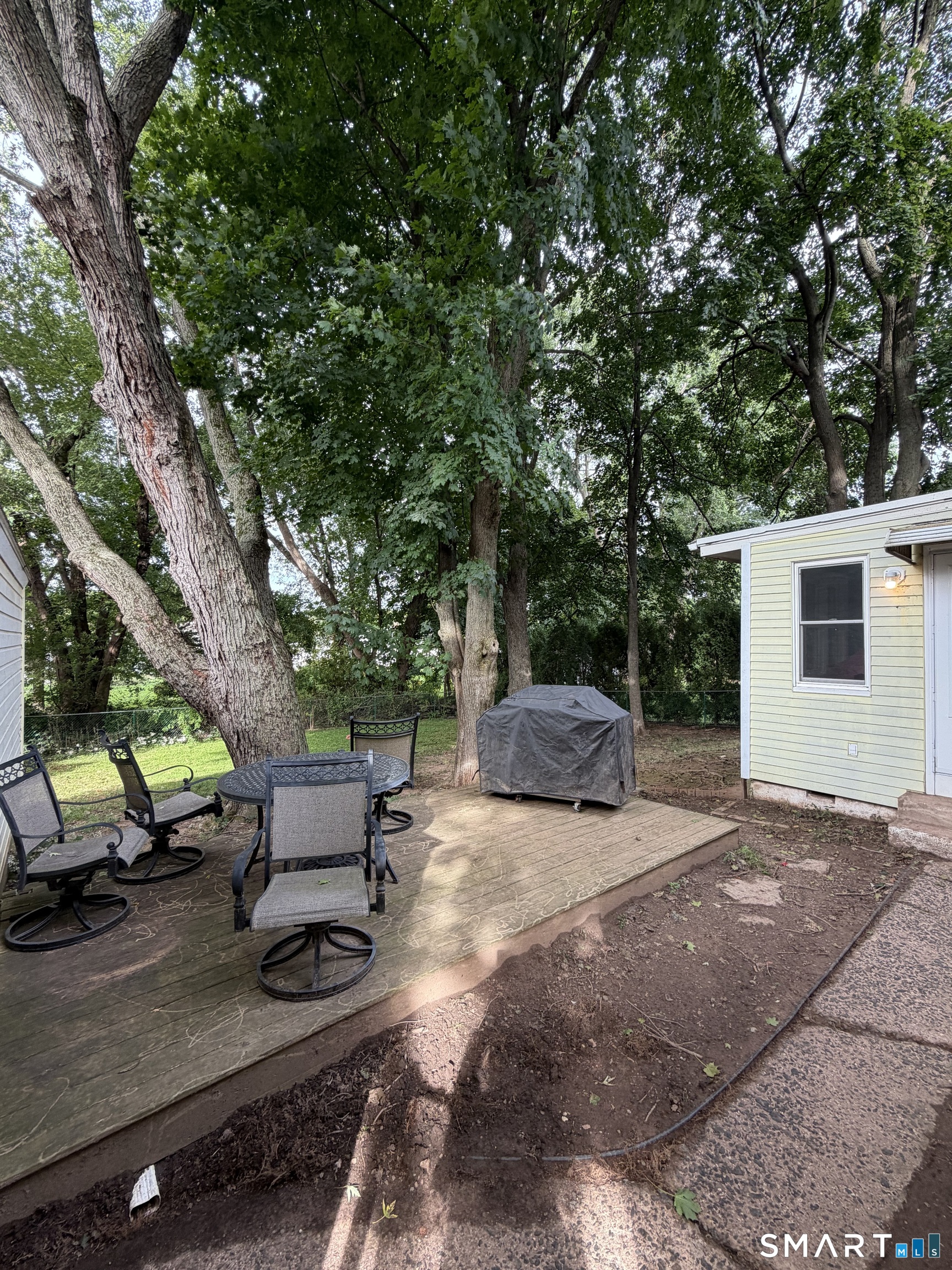 33 Howard Avenue photo 10