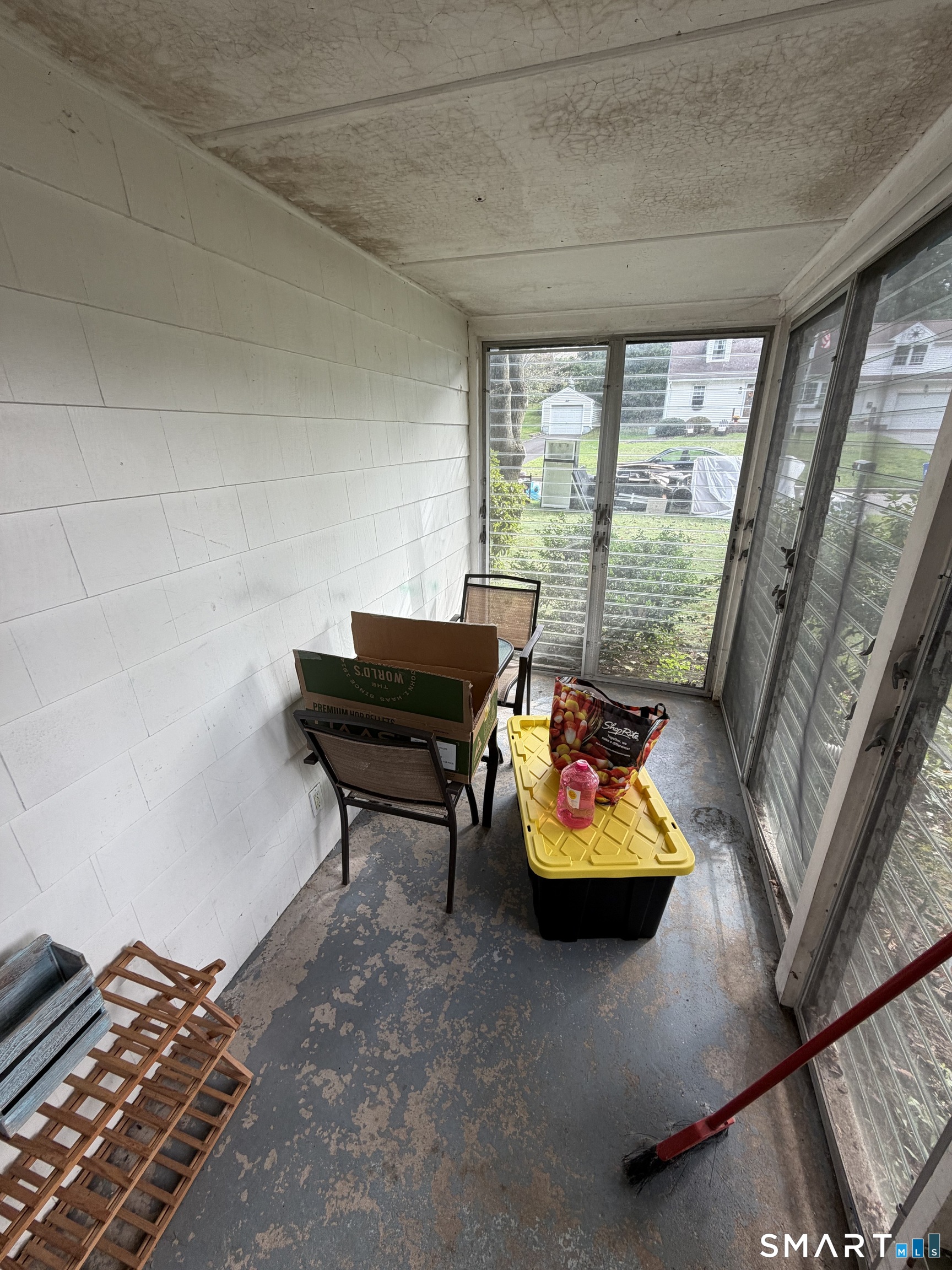 33 Howard Avenue photo 12