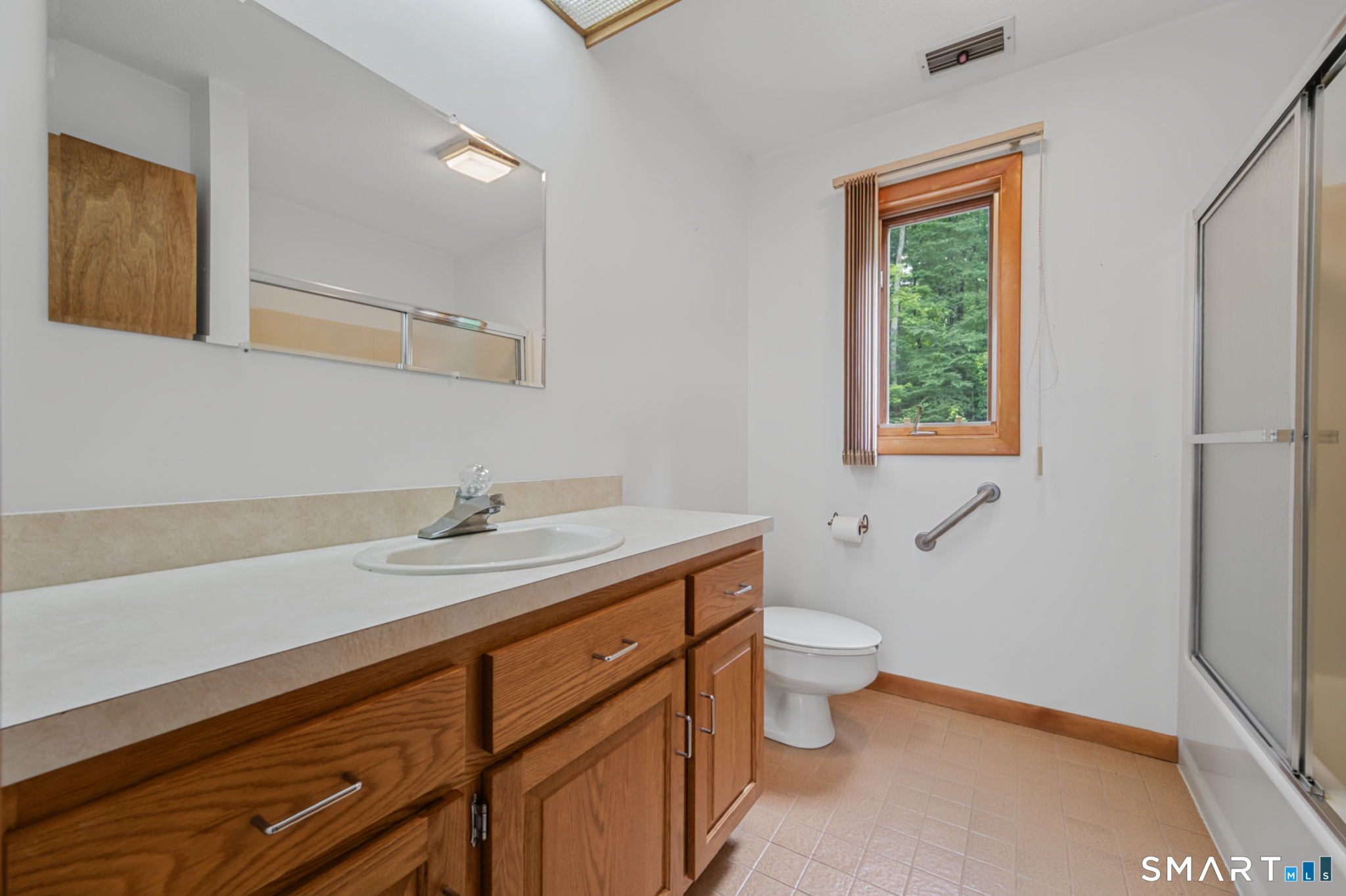 547 Simsbury Road photo 25