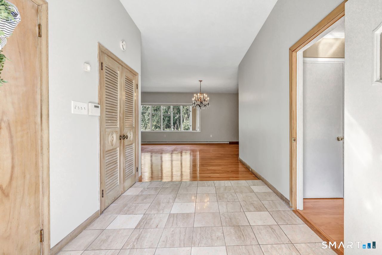 10 Lombard Drive photo 9