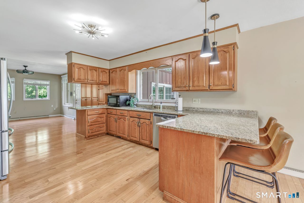 10 Lombard Drive photo 16