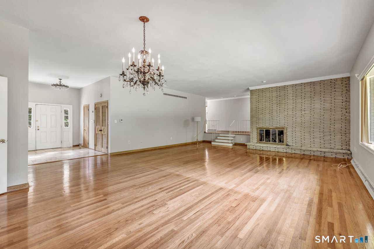 10 Lombard Drive photo 24