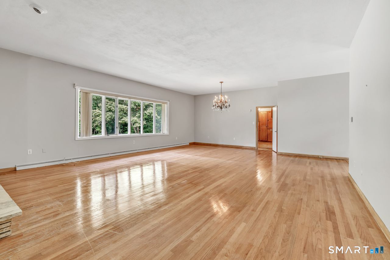10 Lombard Drive photo 23