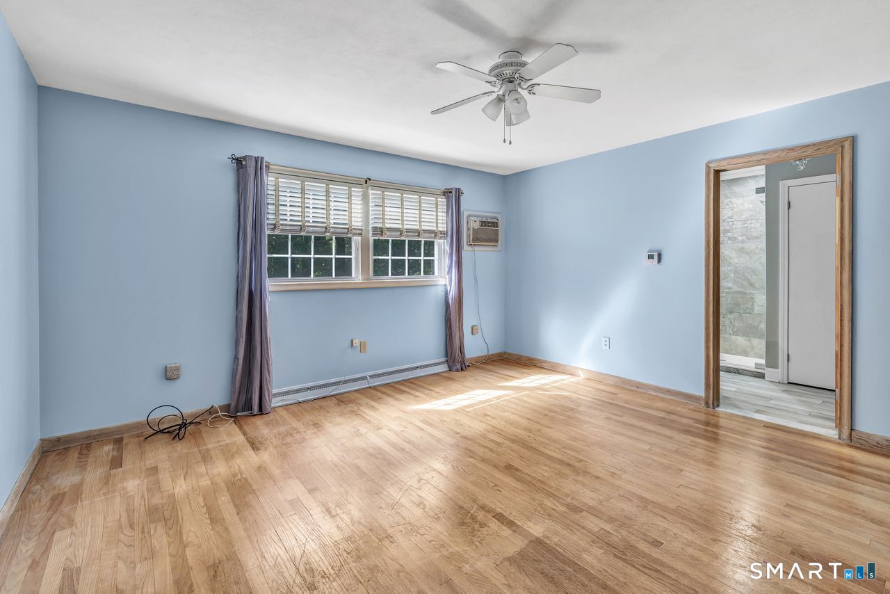 10 Lombard Drive photo 31