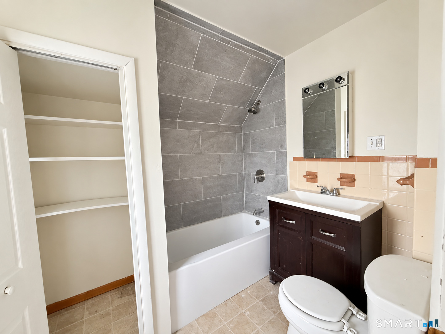 58 Mary Avenue photo 8