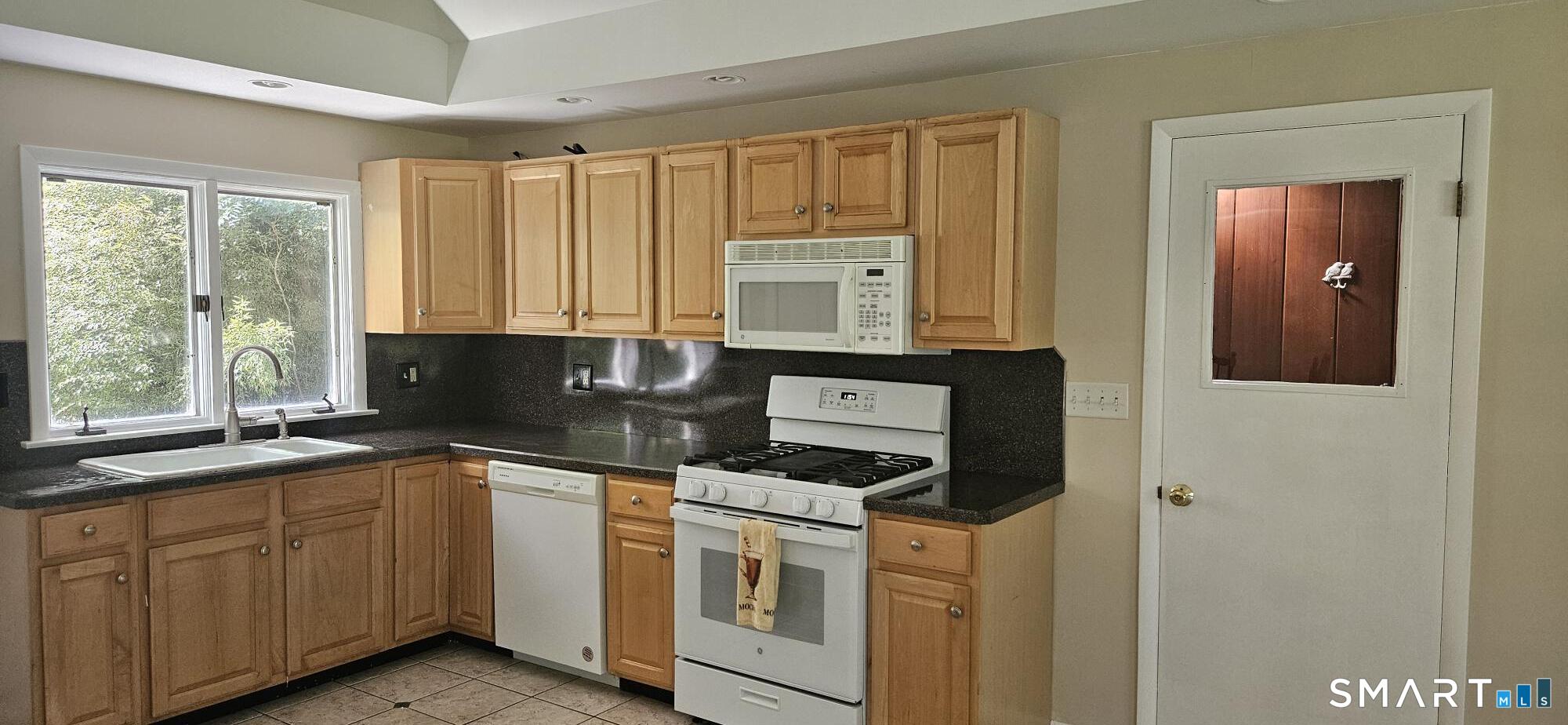 162 Short Beach Road photo 23