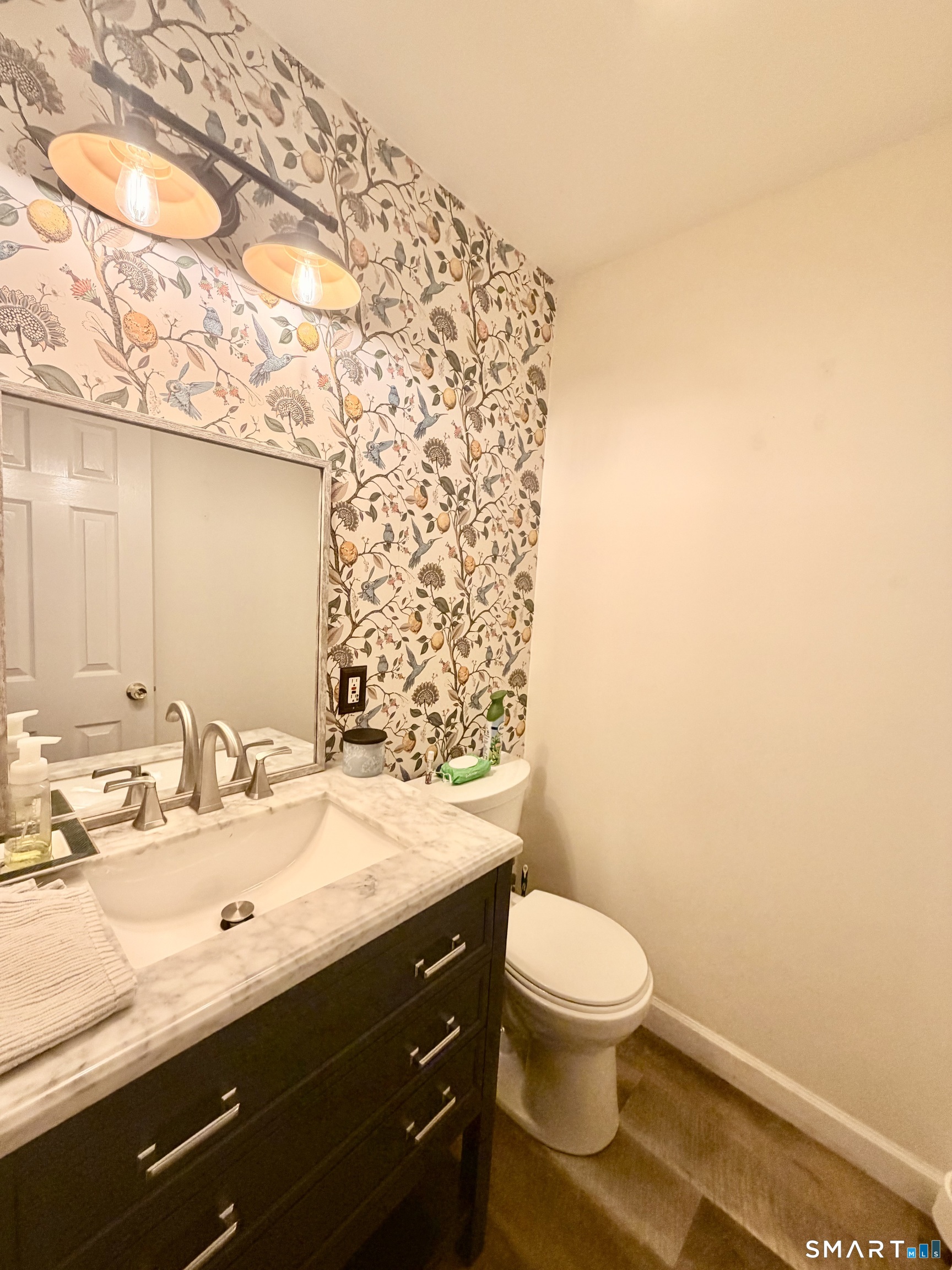 150 East Lake Street photo 9
