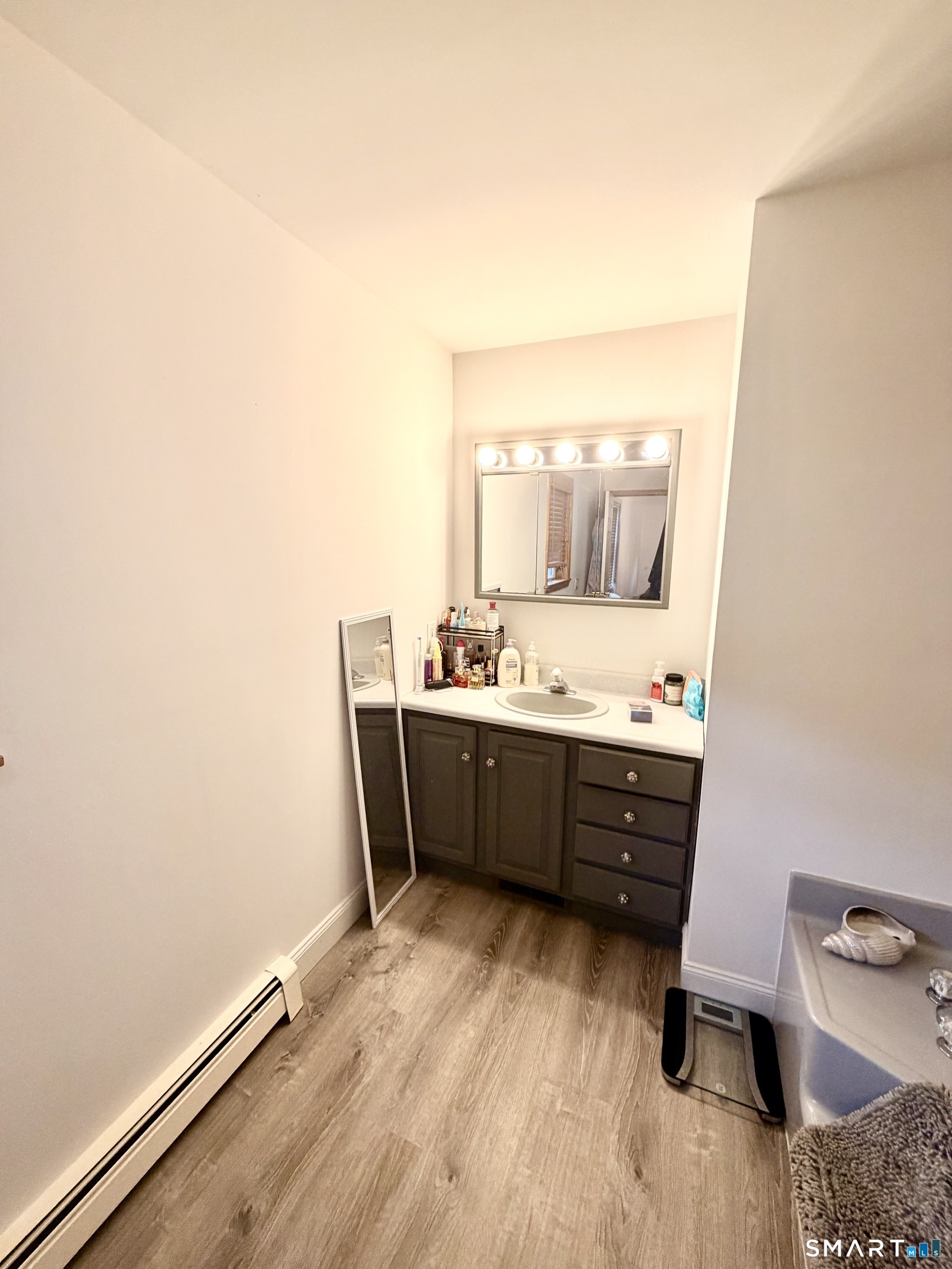 150 East Lake Street photo 11