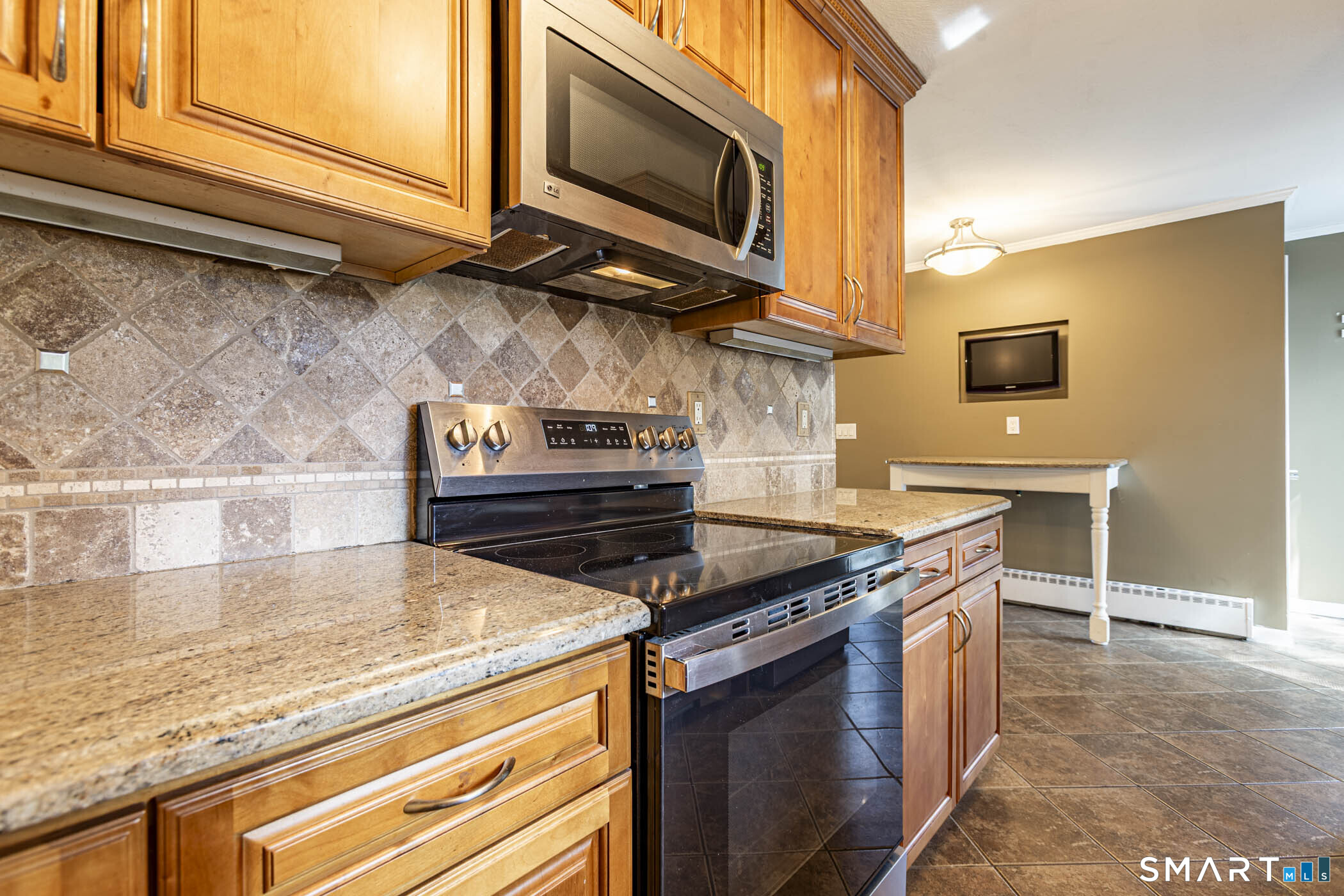 95 Oakdale Street photo 12