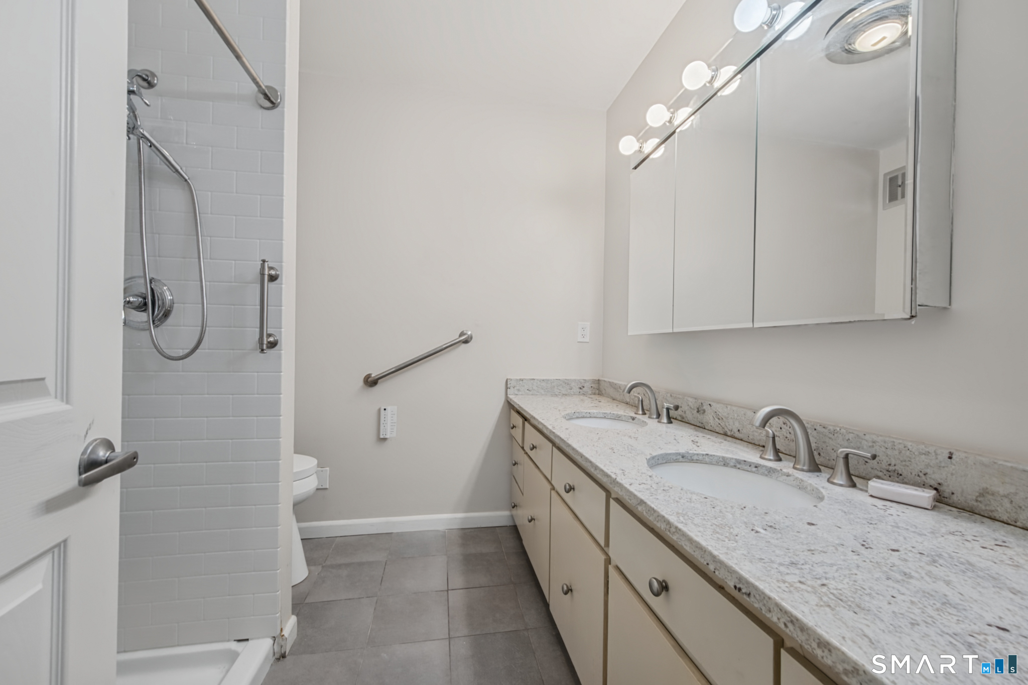 779 Prospect Avenue Unit #4 photo 23