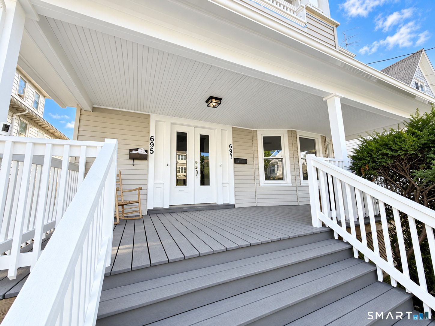 695 Laurel Avenue photo 2