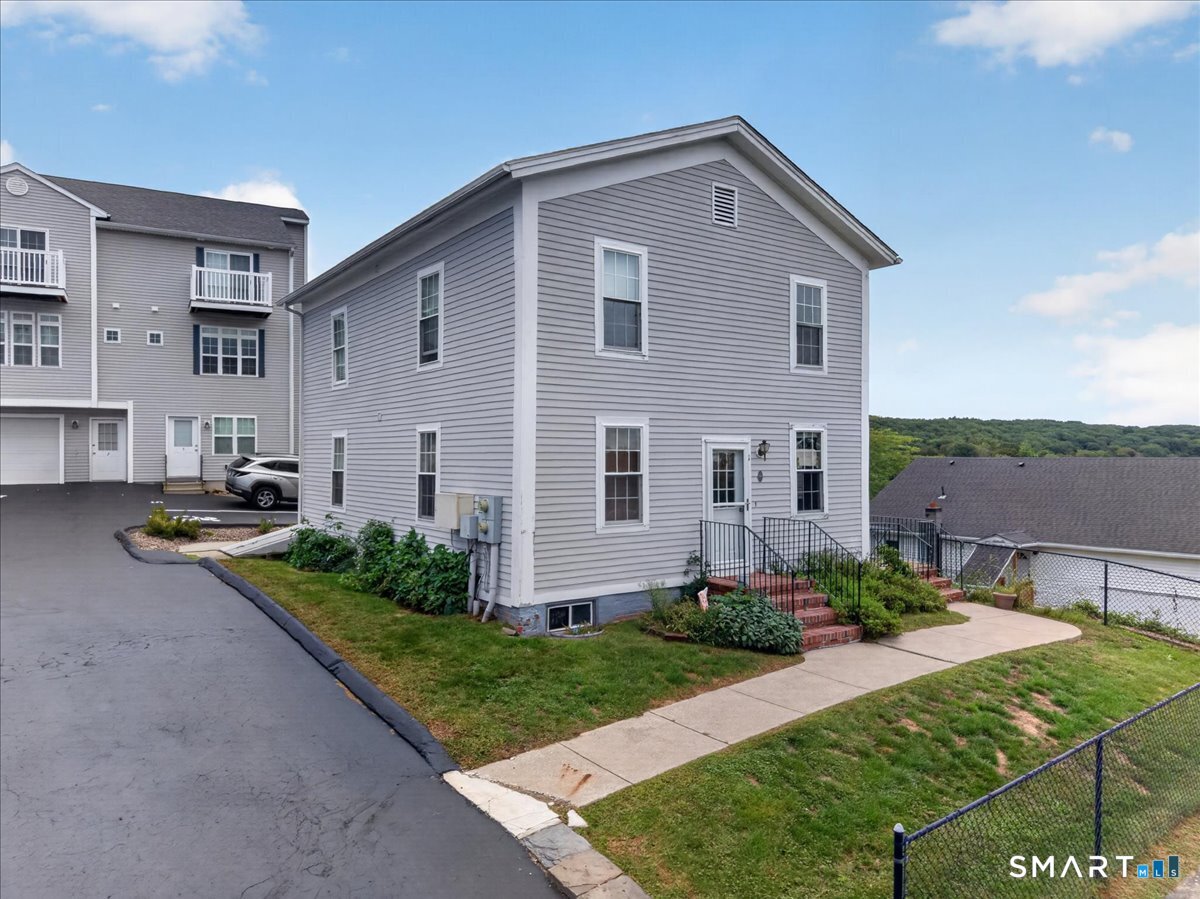 1 Harbor View Lane, #1, Norwich, CT 06360