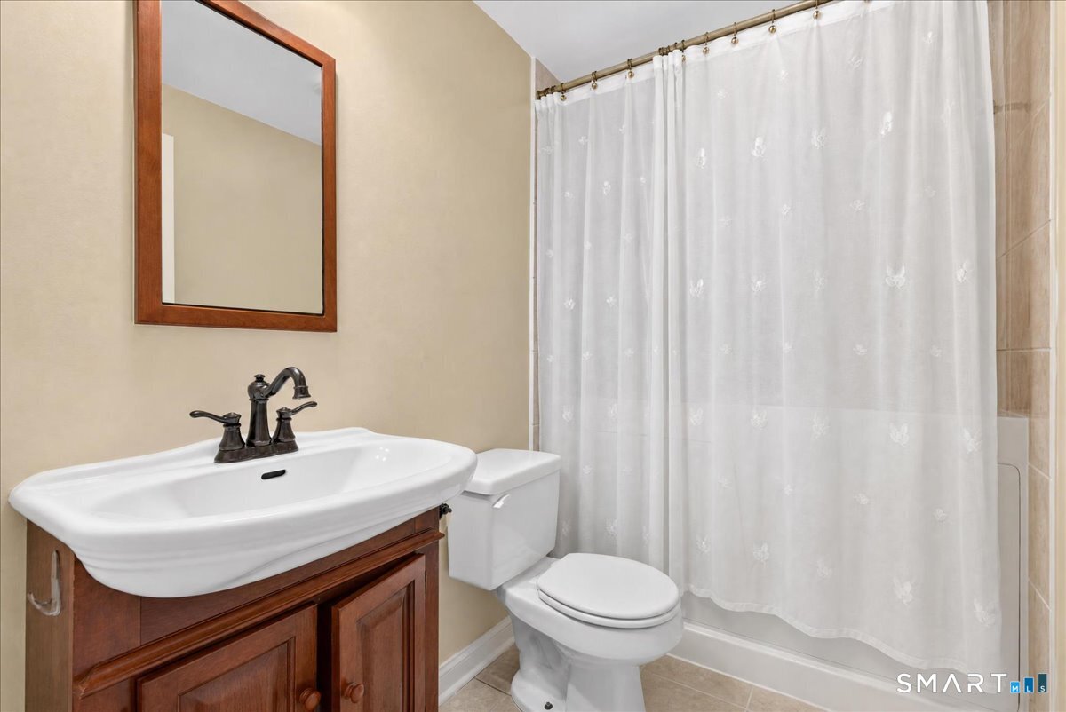 1 Harbor View Lane, #1, Norwich, CT 06360
