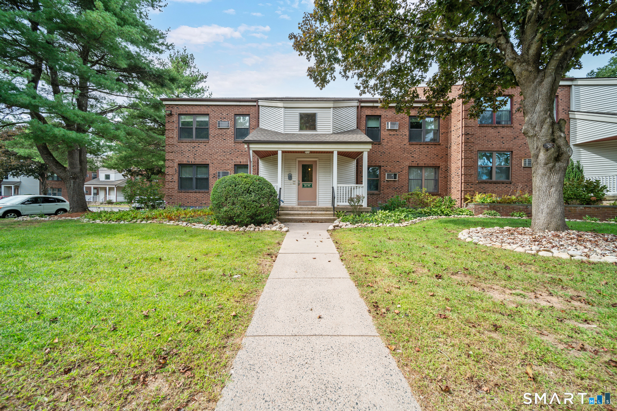 103 Wellington Drive photo 2