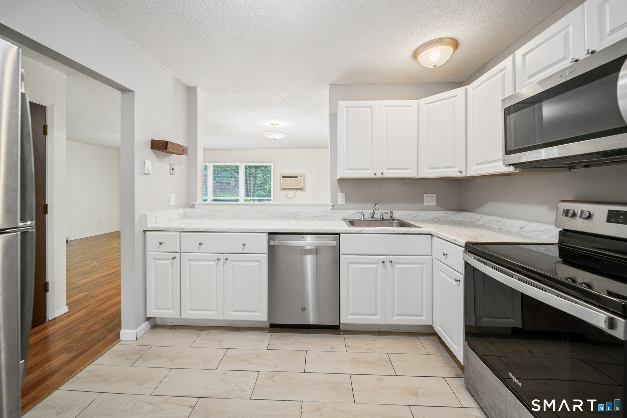 103 Wellington Drive photo 5