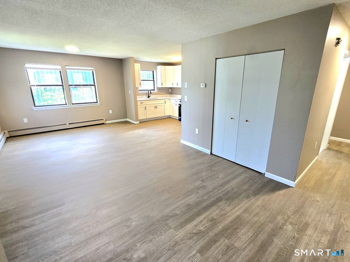 270 Bellevue Street photo 3