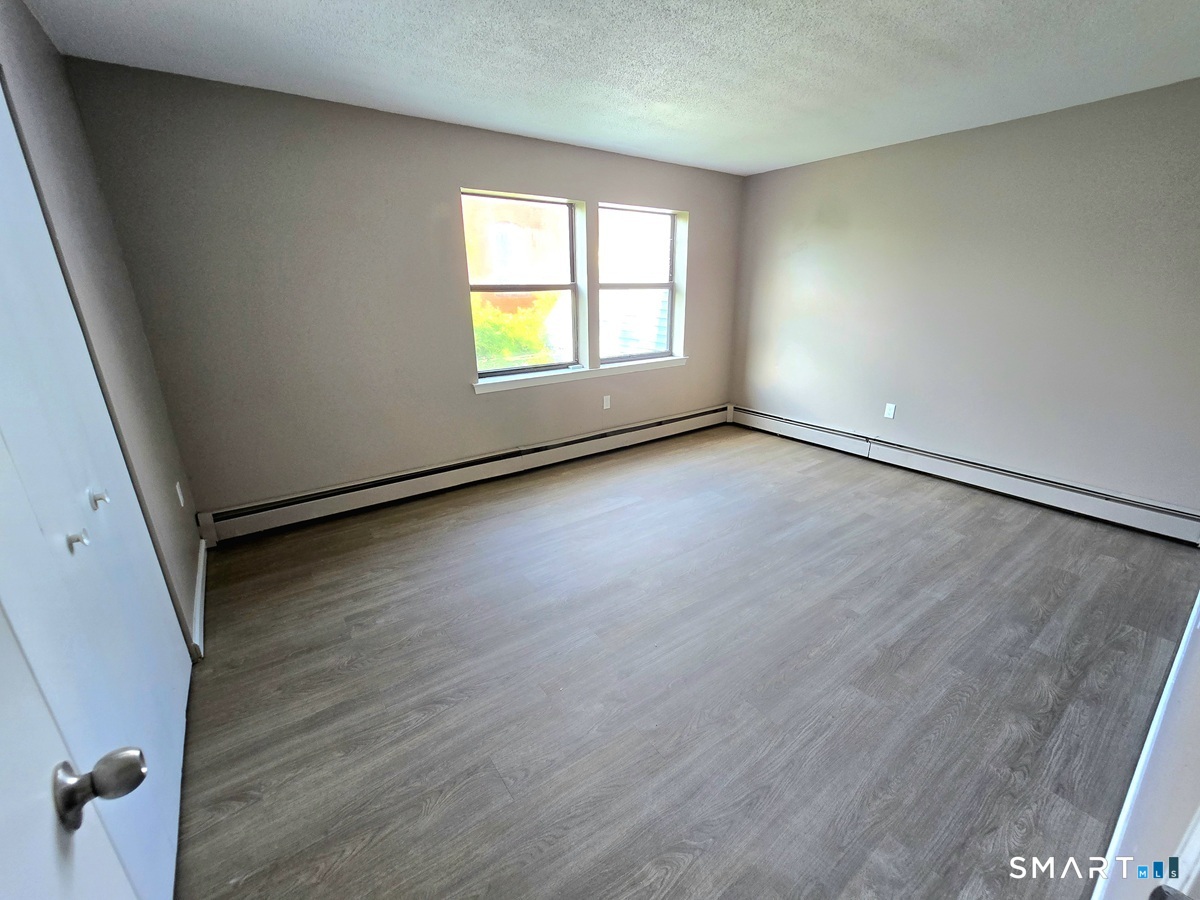 270 Bellevue Street photo 6