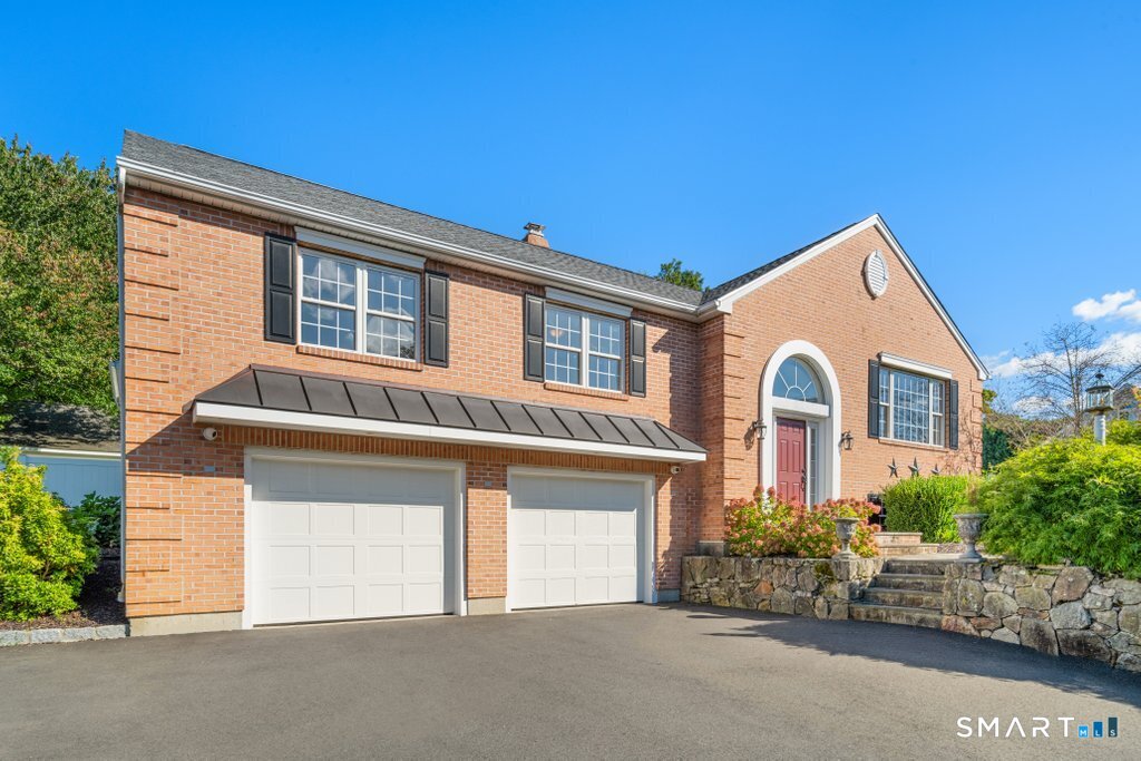 30 Briarwood Drive