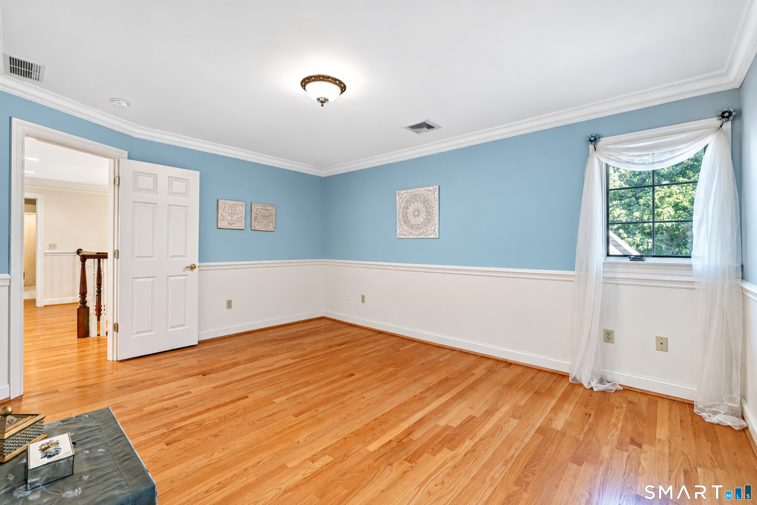 136 Long Lane photo 33