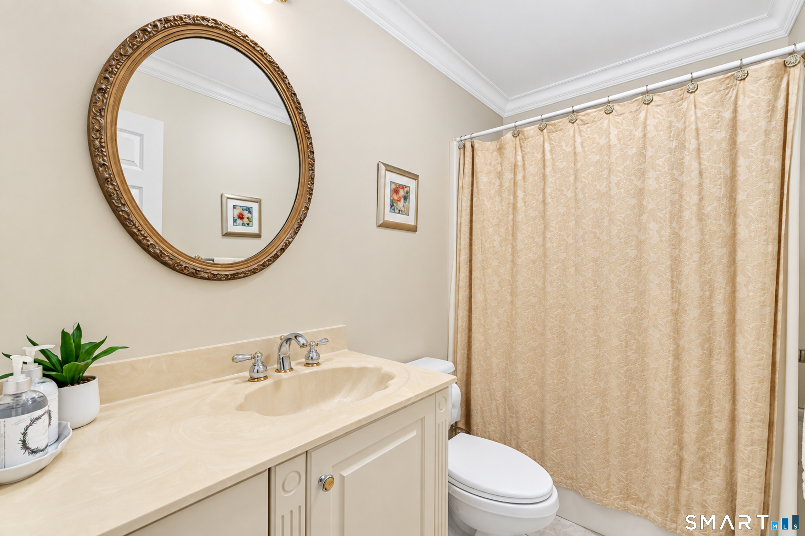 136 Long Lane photo 35
