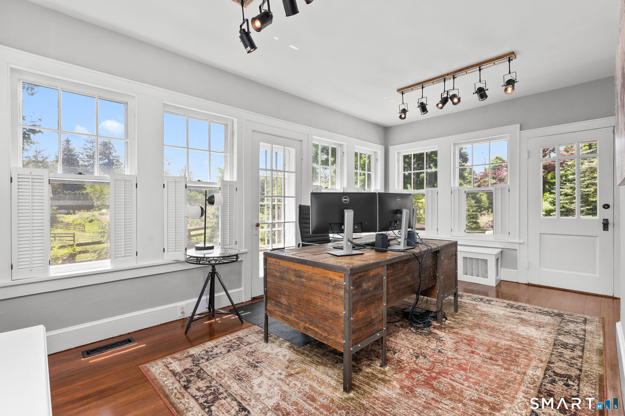207 Redding photo 13
