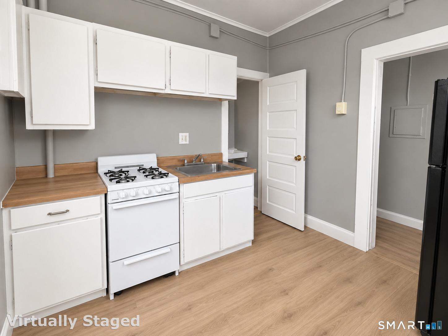 100 Laurel Street photo 5