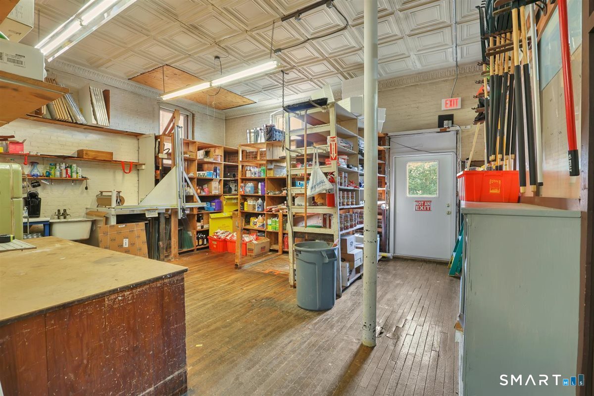 873 Main Street photo 25