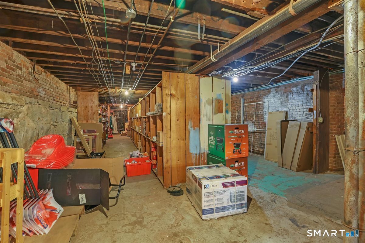 873 Main Street photo 28