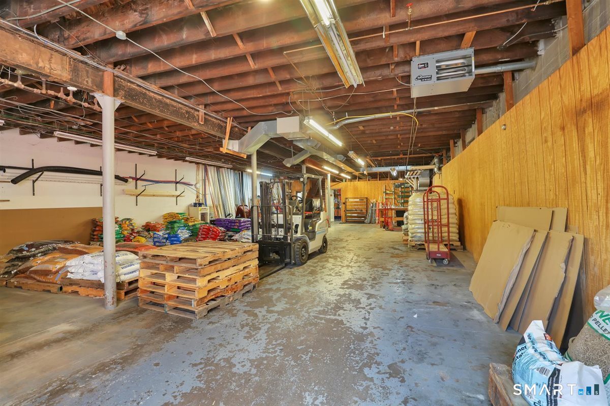 873 Main Street photo 32