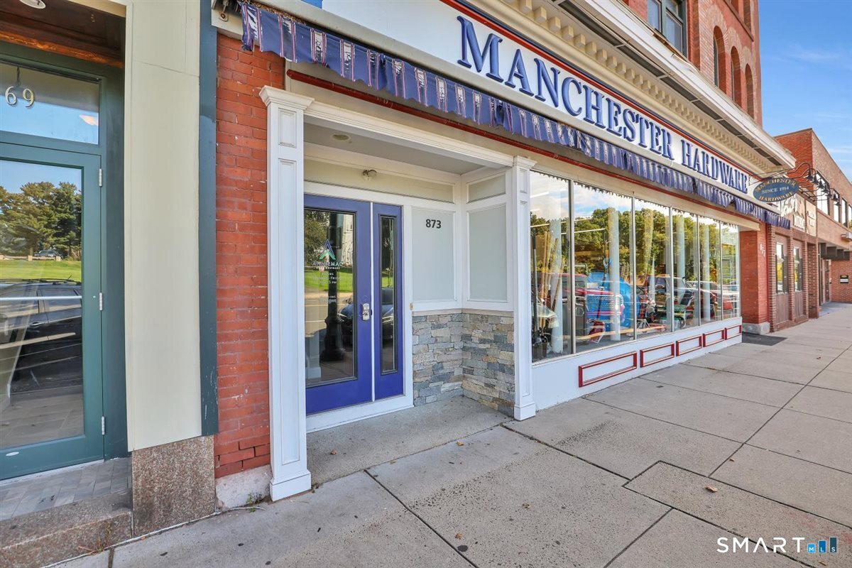 873 Main Street photo 2