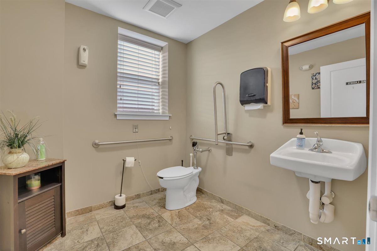 873 Main Street photo 11