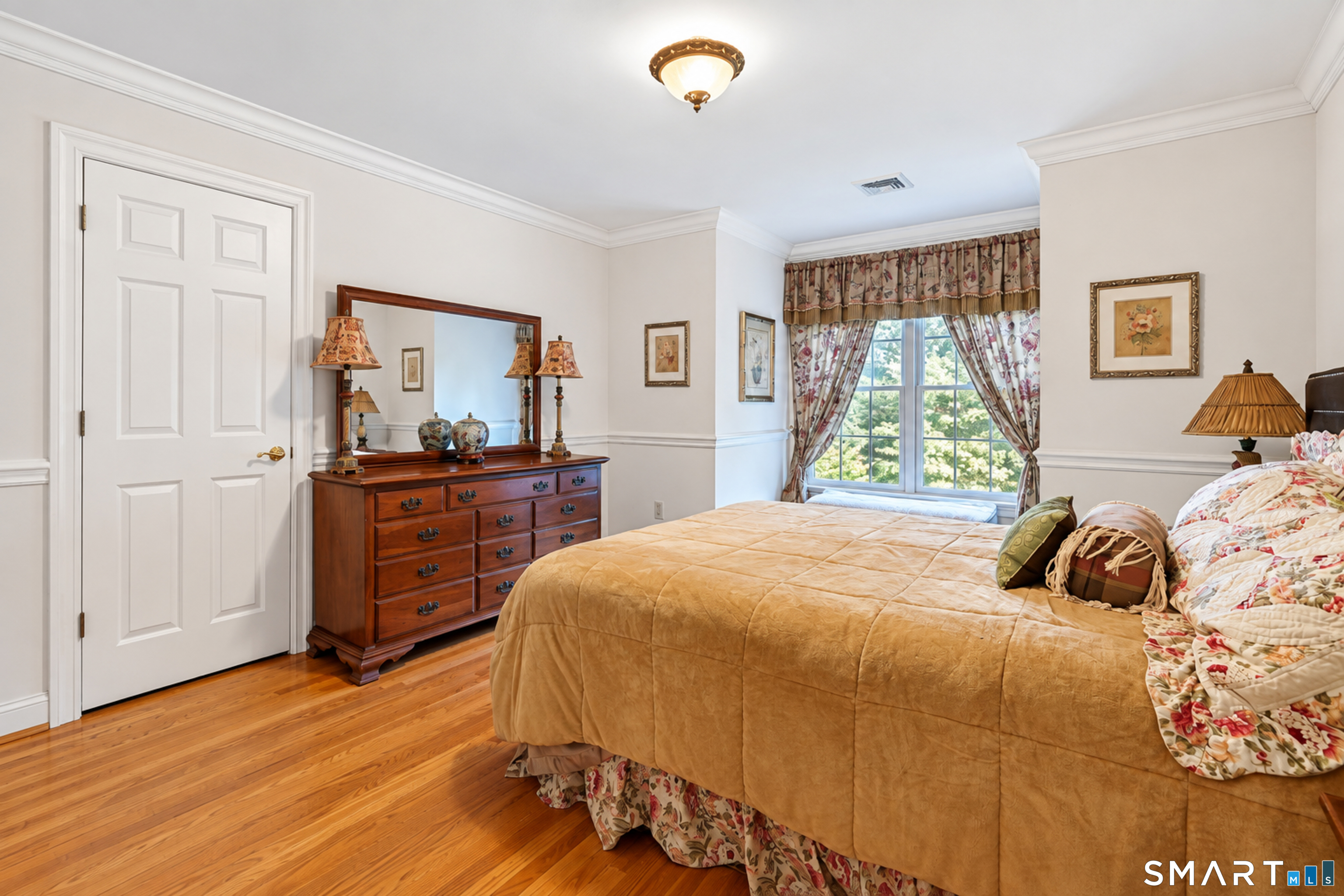 136 Long Lane photo 34