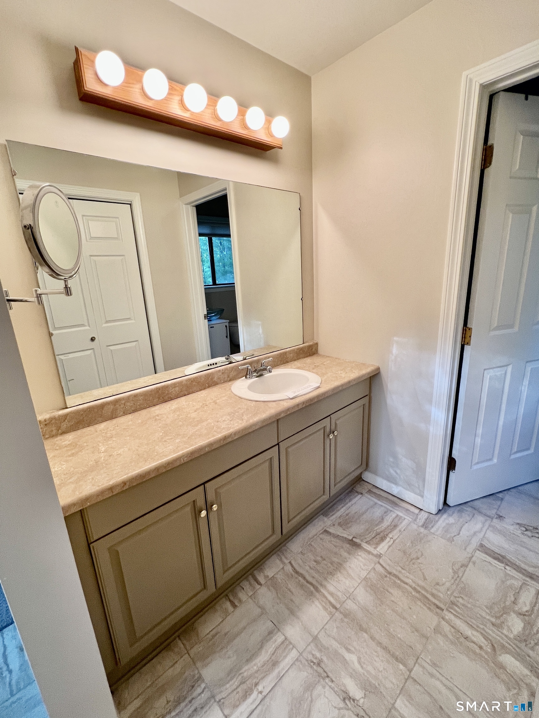 212 Ledge Drive photo 17
