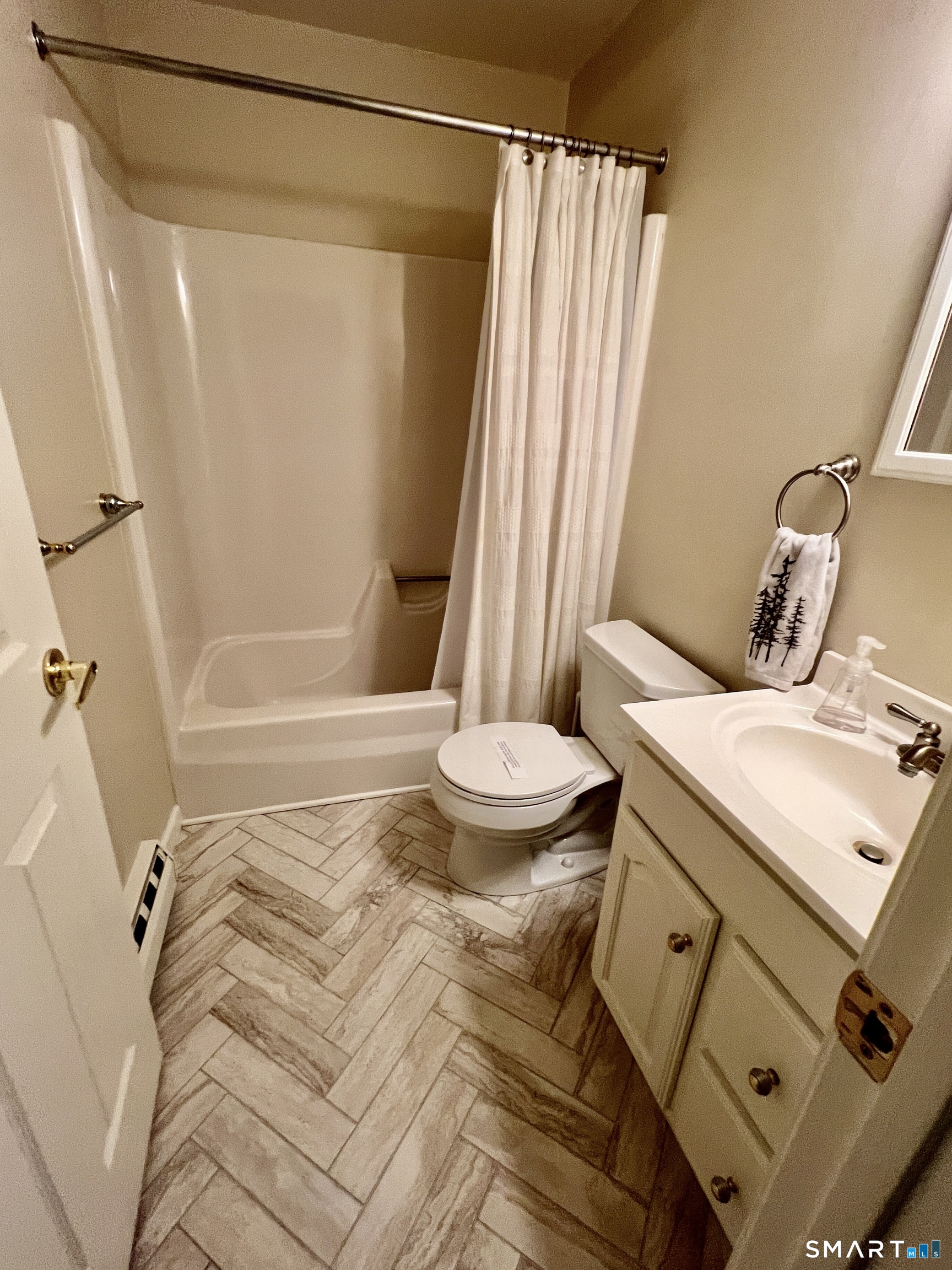 212 Ledge Drive photo 19
