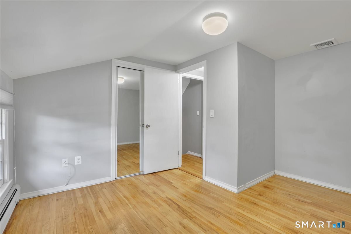 306 Cromwell Avenue photo 15