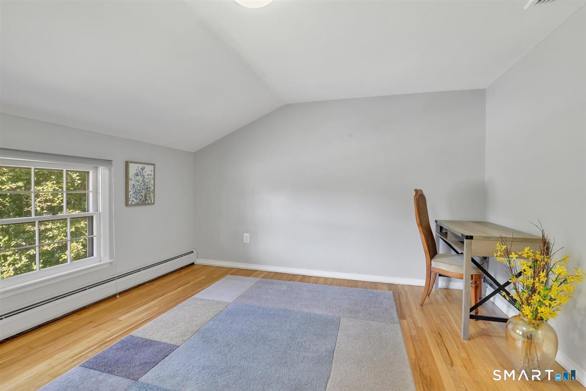 306 Cromwell Avenue photo 17