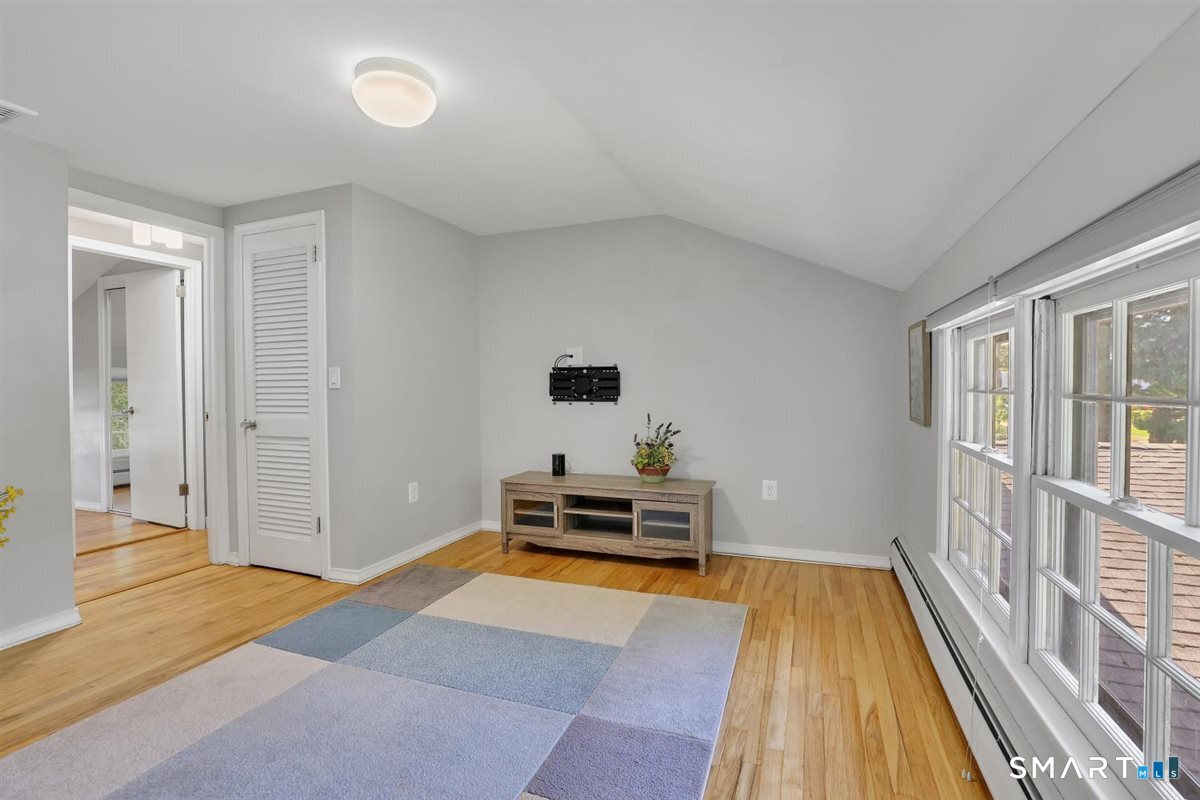 306 Cromwell Avenue photo 18