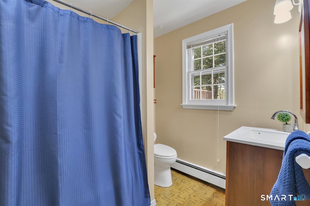 306 Cromwell Avenue photo 25