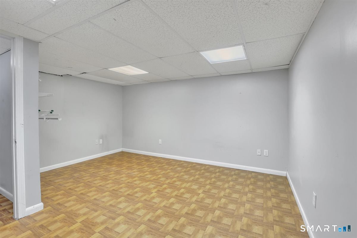 306 Cromwell Avenue photo 30