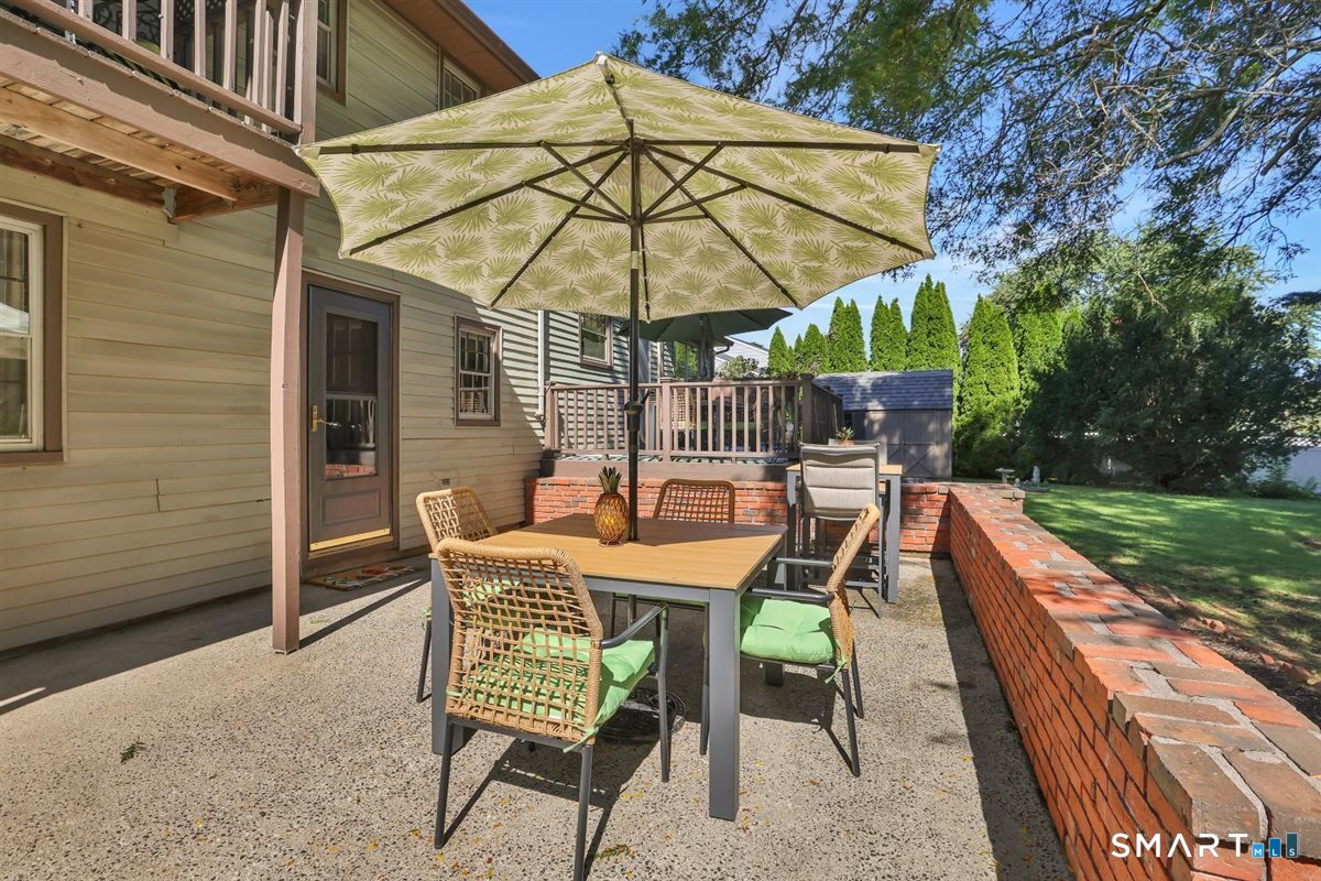 306 Cromwell Avenue photo 31