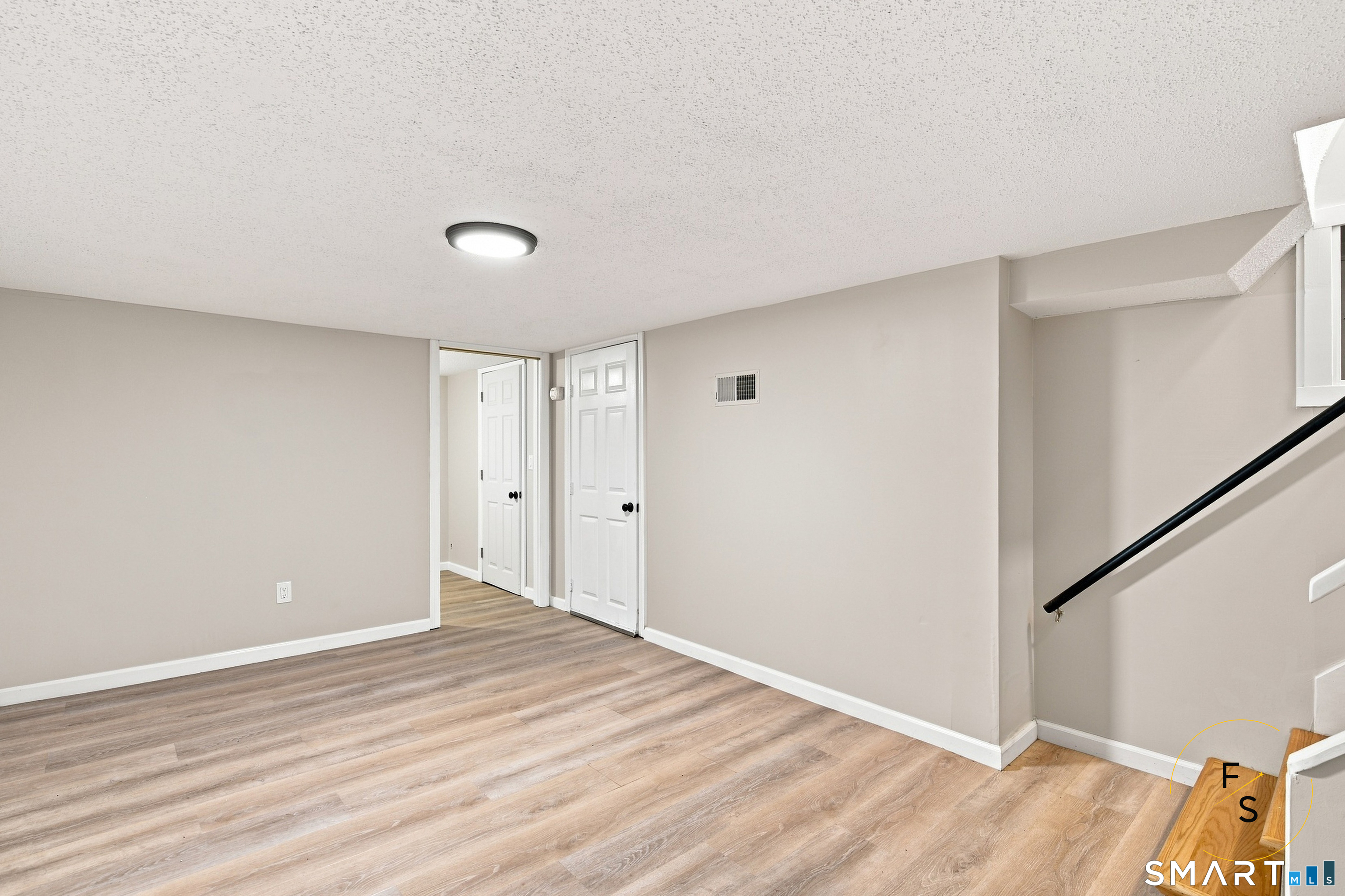 157 South River Road photo 20