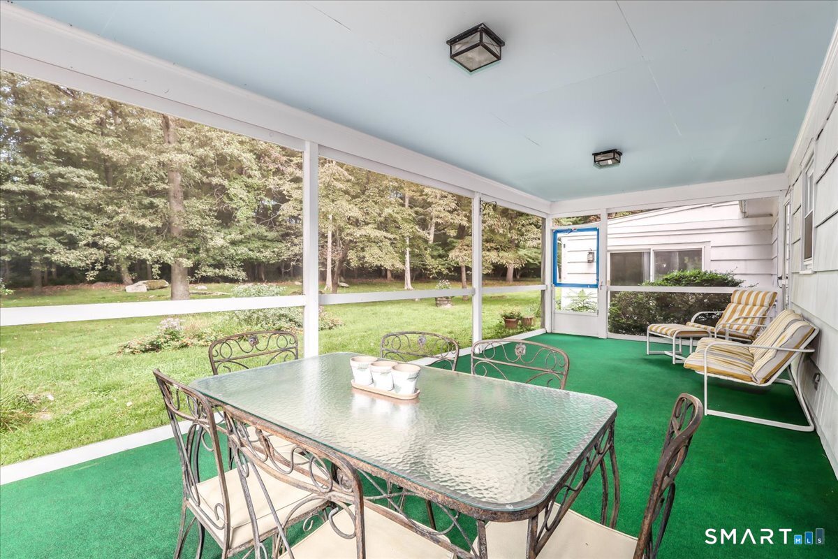 678 Westover Road photo 22