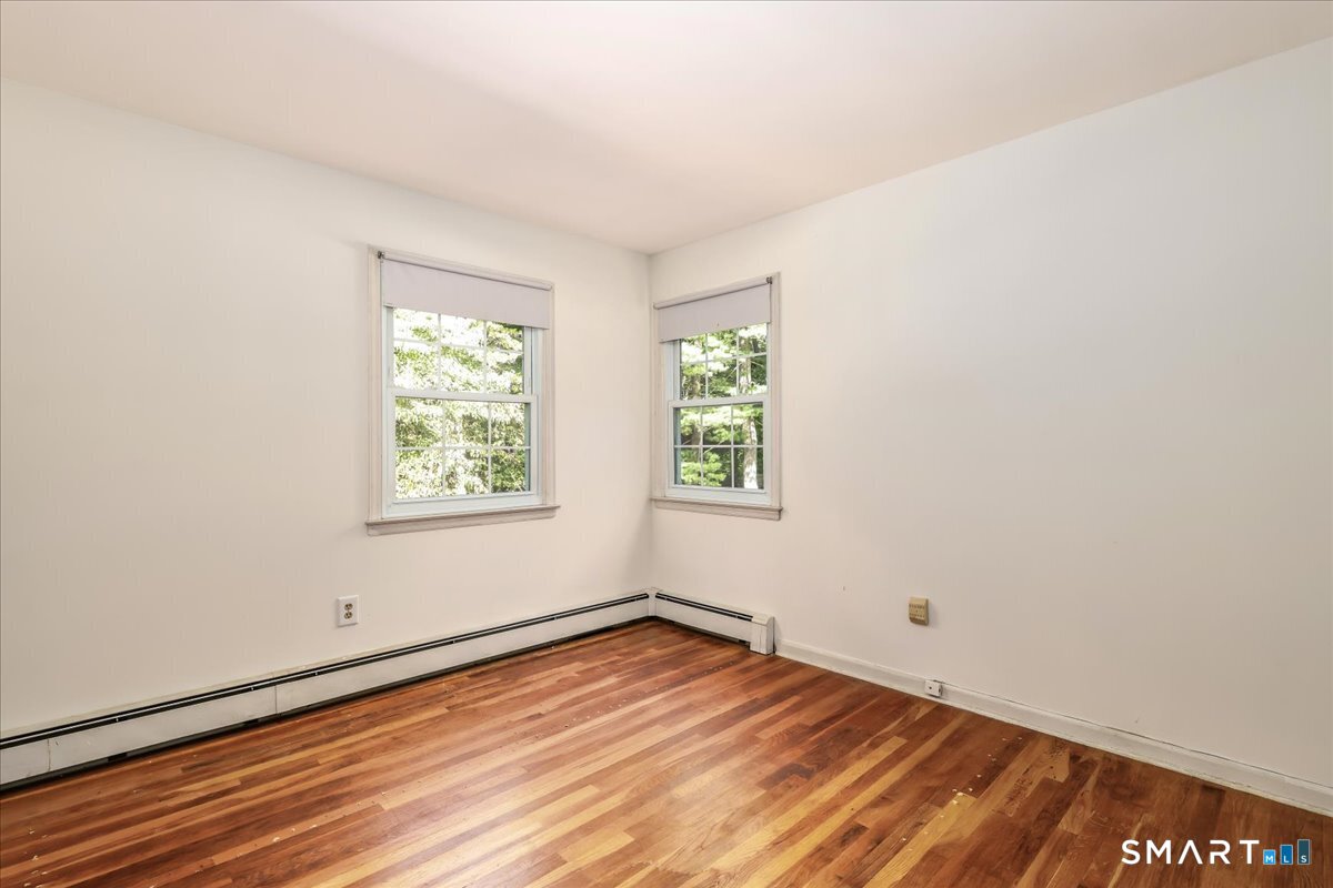 678 Westover Road photo 27