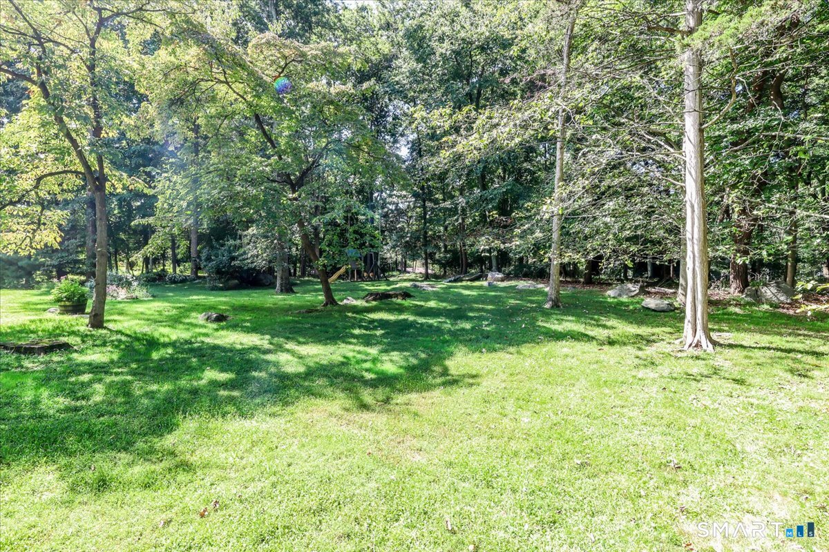 678 Westover Road photo 31