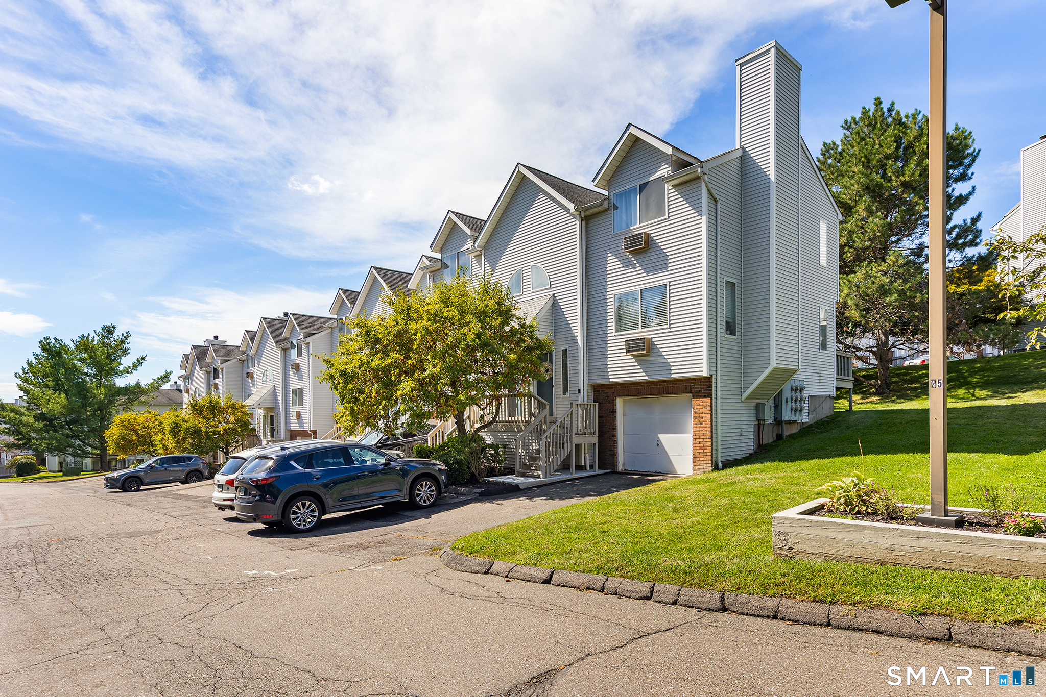 Photo 1 of Townhouse for sale at 925 Oronoke Rd #26G, Waterbury, CT 06708 | MLS# 24202878 | Listing updated on 2026-09-23