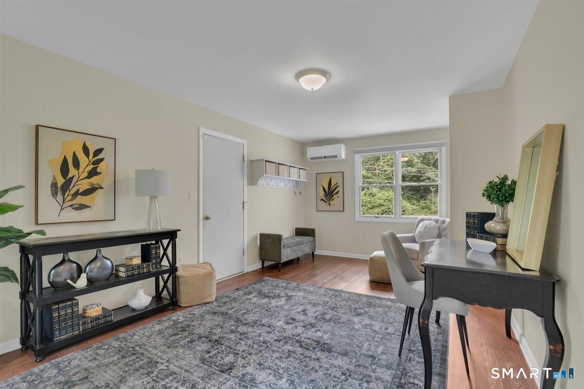 186 Alps Road photo 13