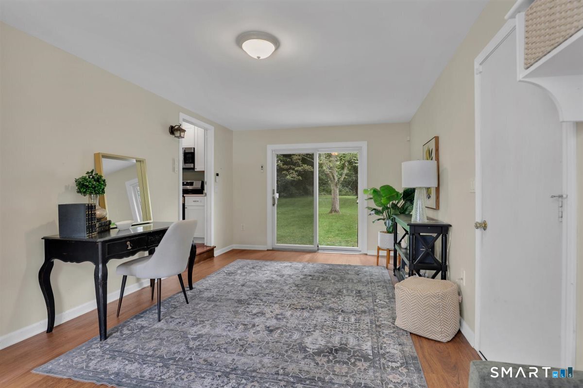 186 Alps Road photo 12