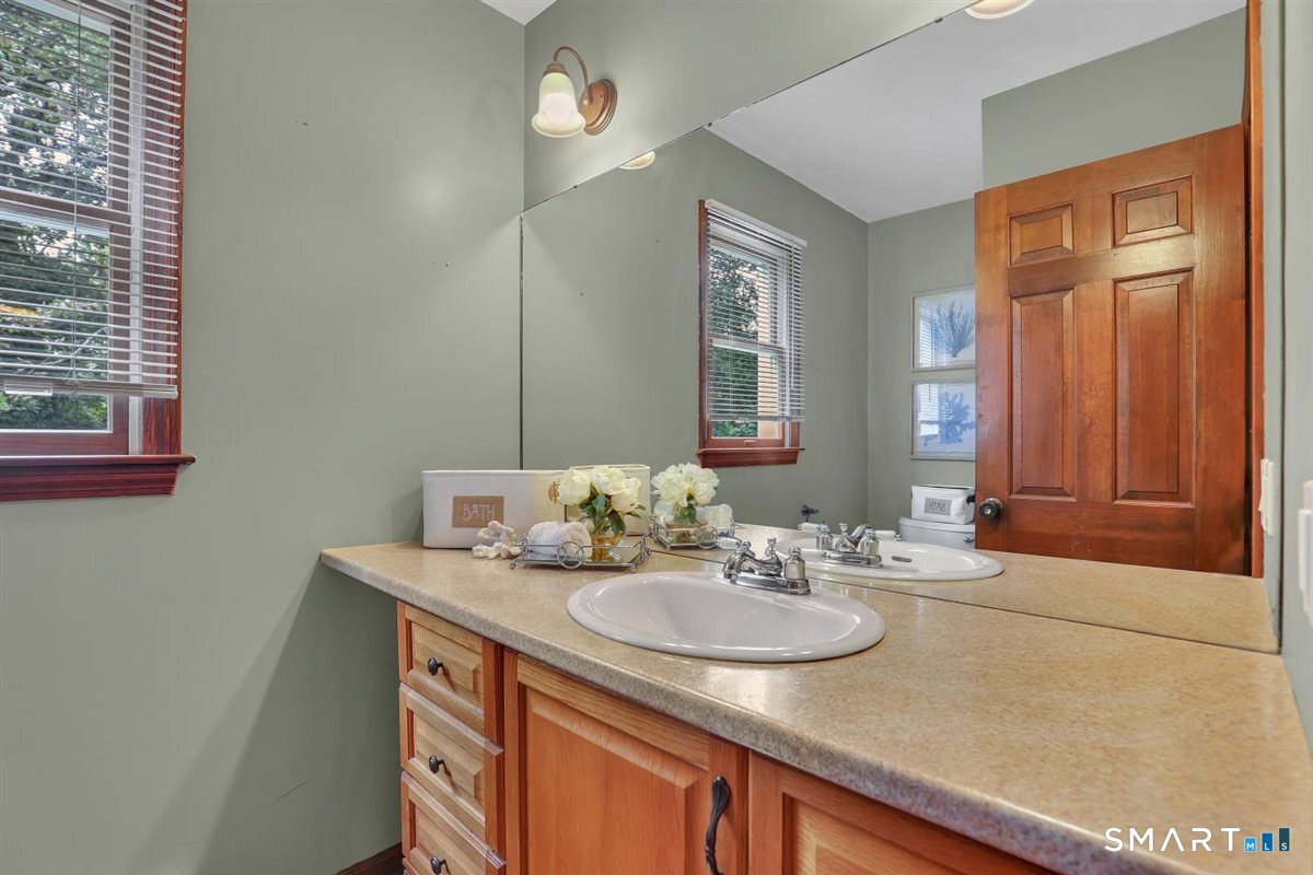 186 Alps Road photo 14