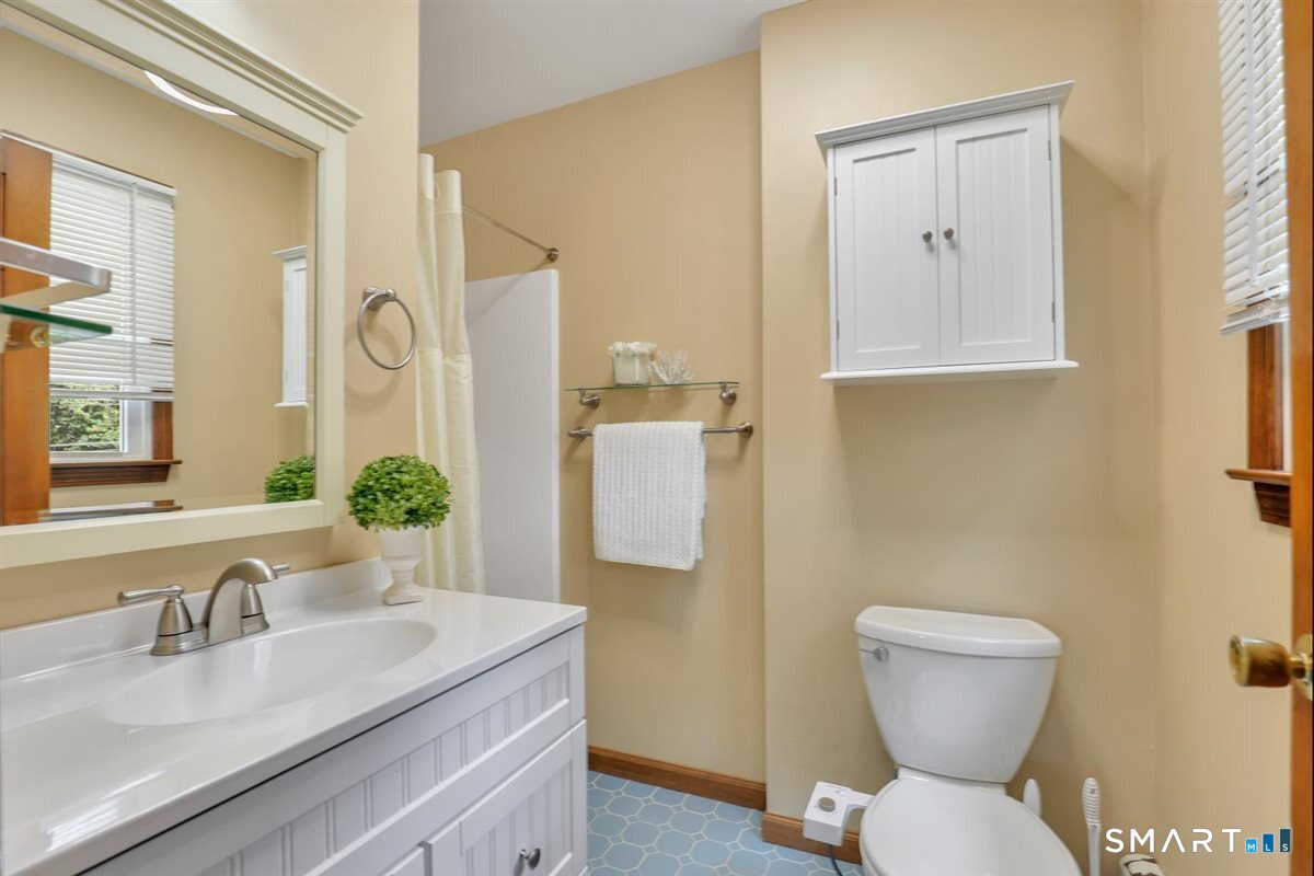186 Alps Road photo 18